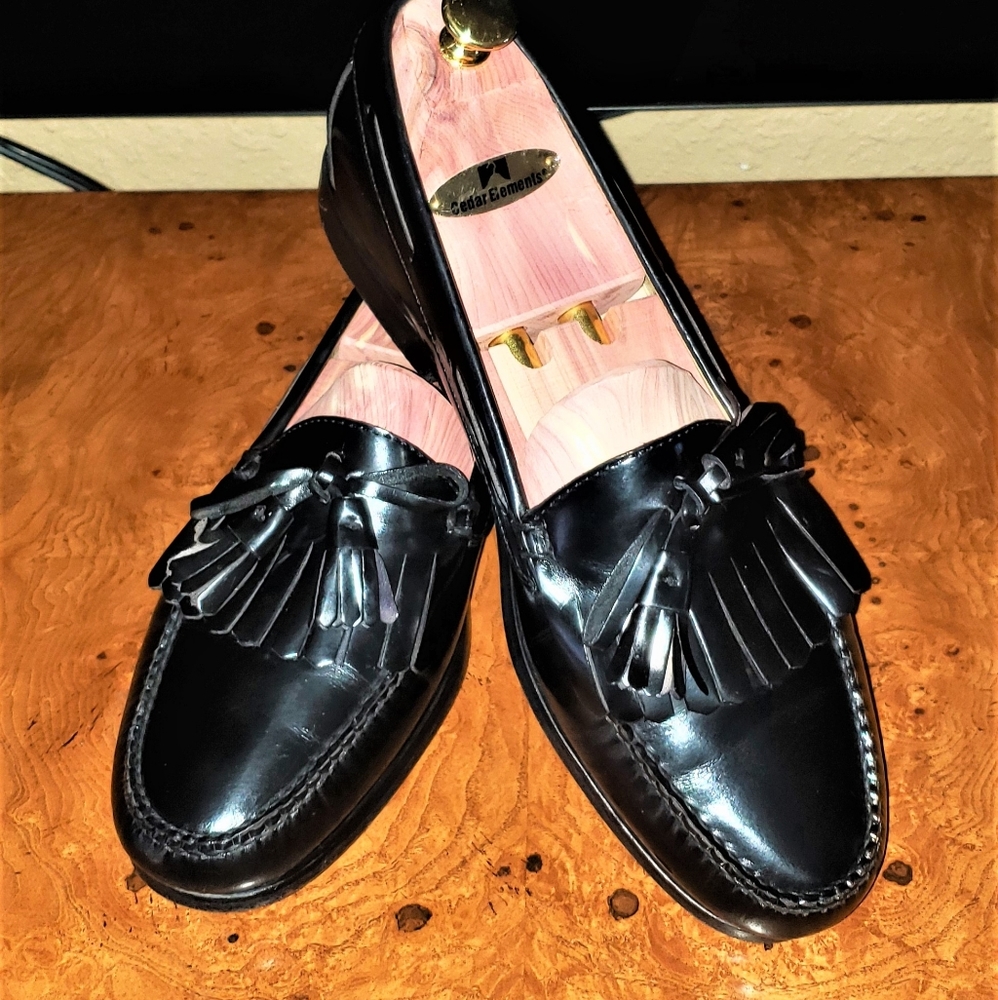 Cole Haan black loafers 10M